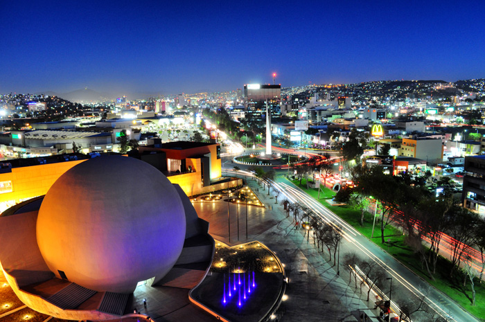 Tijuana con las luces nocturnas