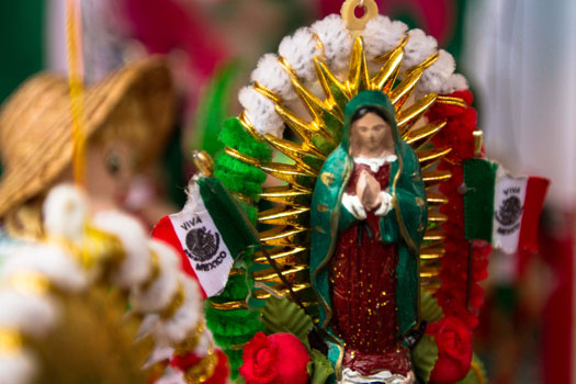 Representado la simbiosis religiosa y el orgullo patrio
