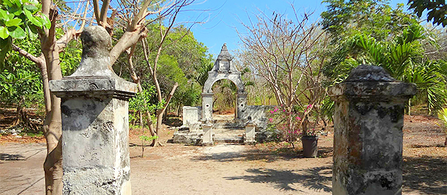 Arco de la Trigueña en la Hacienda Mundaca