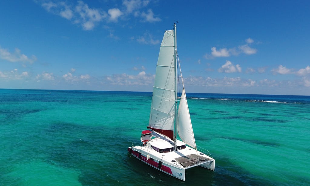 Tour en catamarán a Isla Mujeres desde Cancún