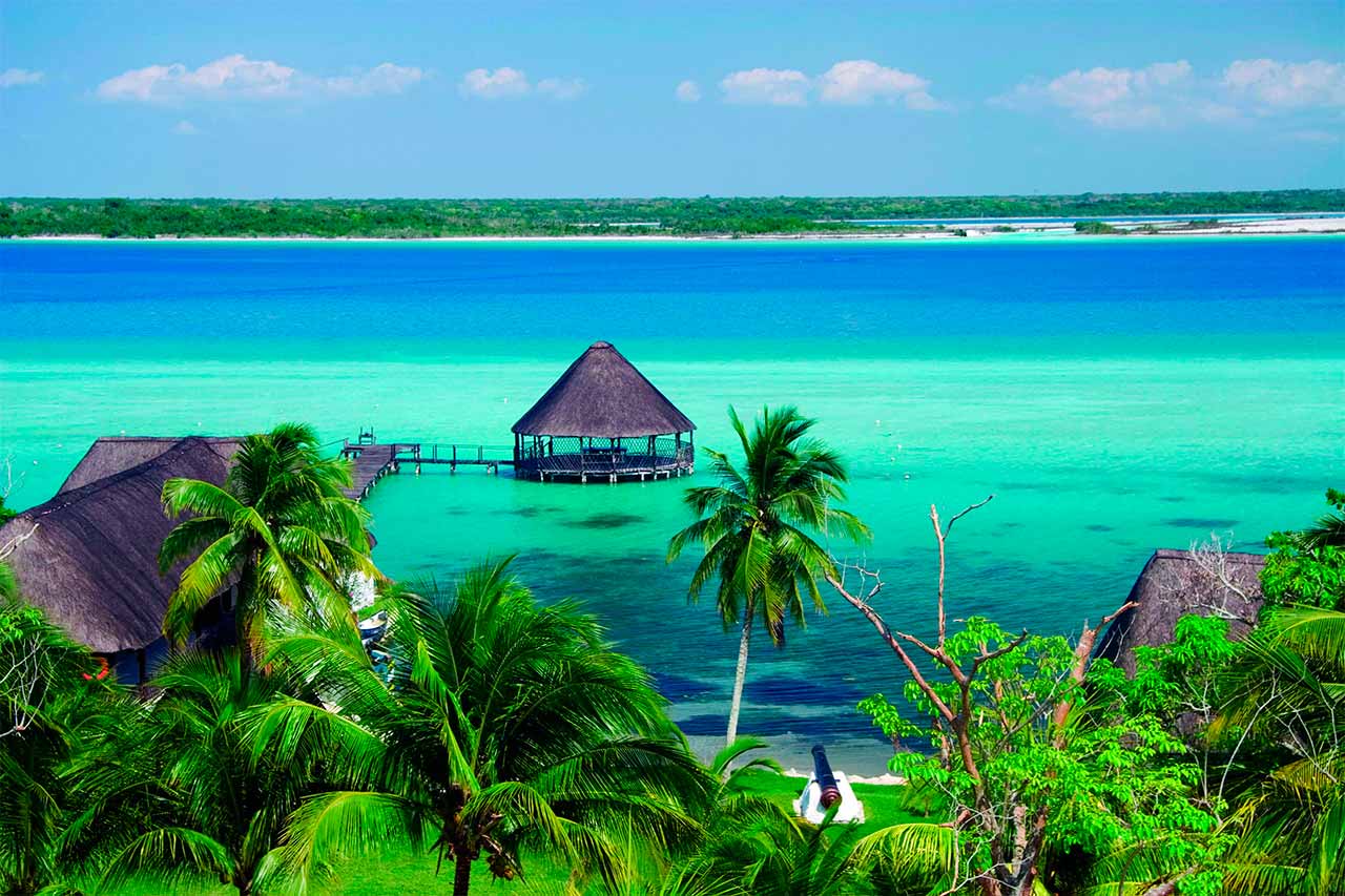 La Laguna de los siete colores de Bacalar