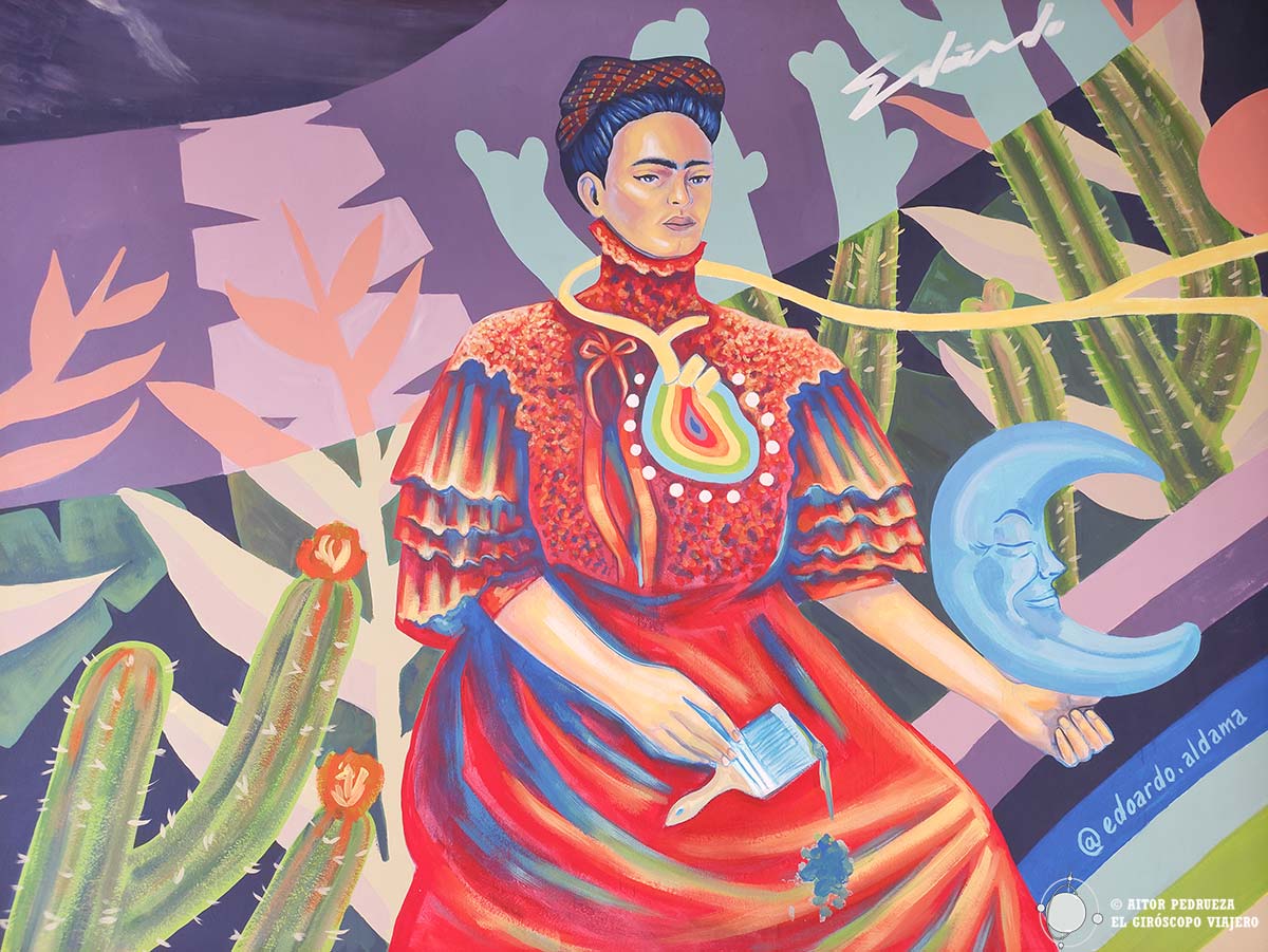 Mural de Frida en la entrada de la exposición virtual