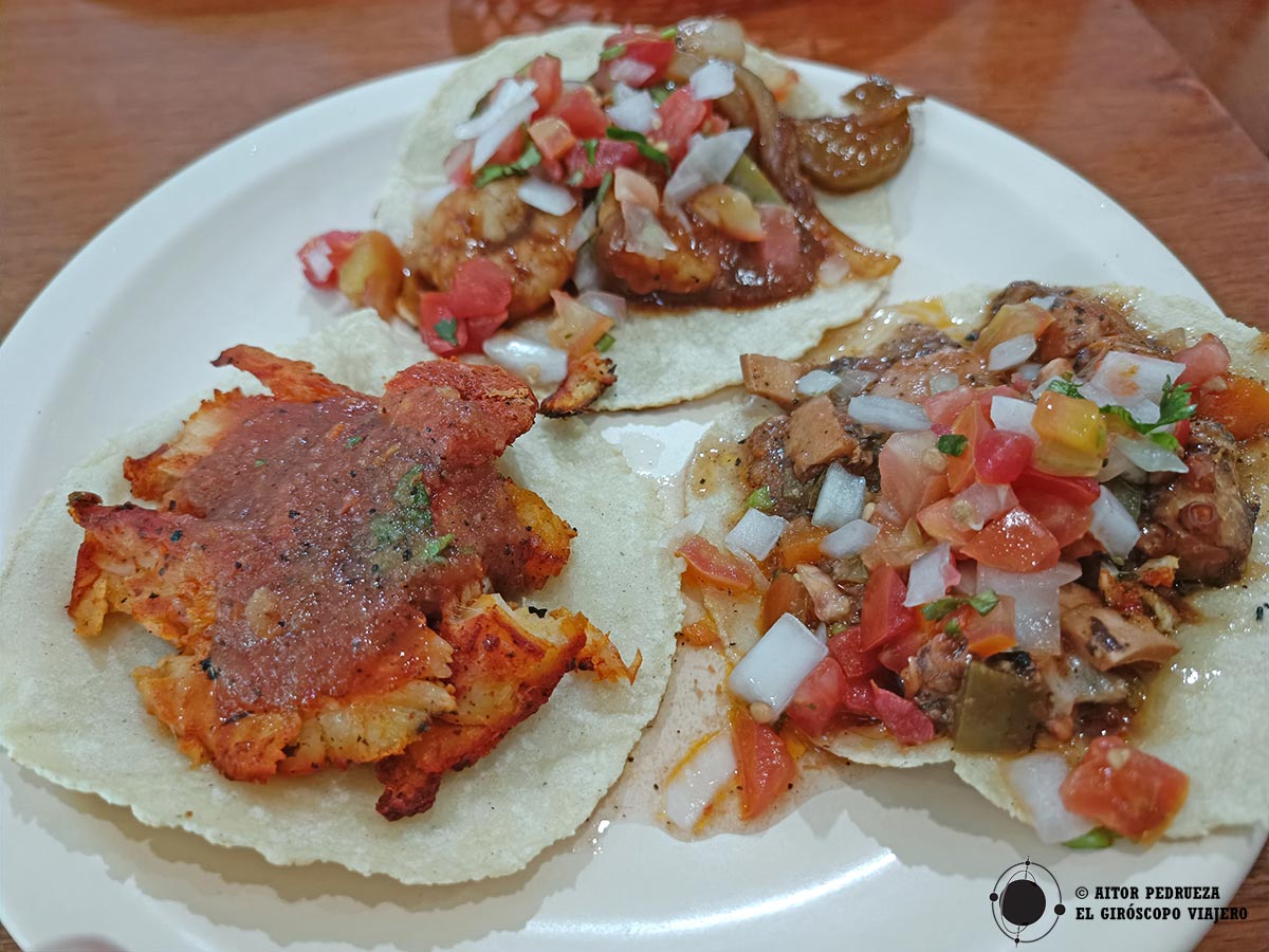 Tacos en la Marisquería Taco Loco de Chetumal